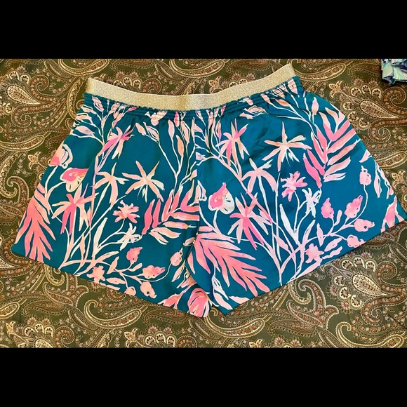 Lilly Pulitzer Pants - Lilly Pulitzer, size XL shorts, gold elastic waist, 4 3/4 inseam, no pockets